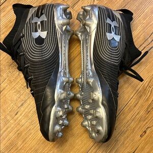 Under Armour Men's Black and Silver Athletic Shoes Size 13